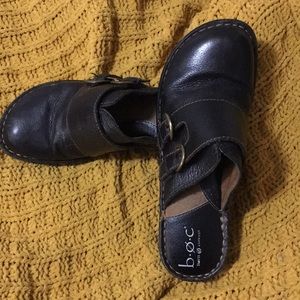 Born Black Clog Slides